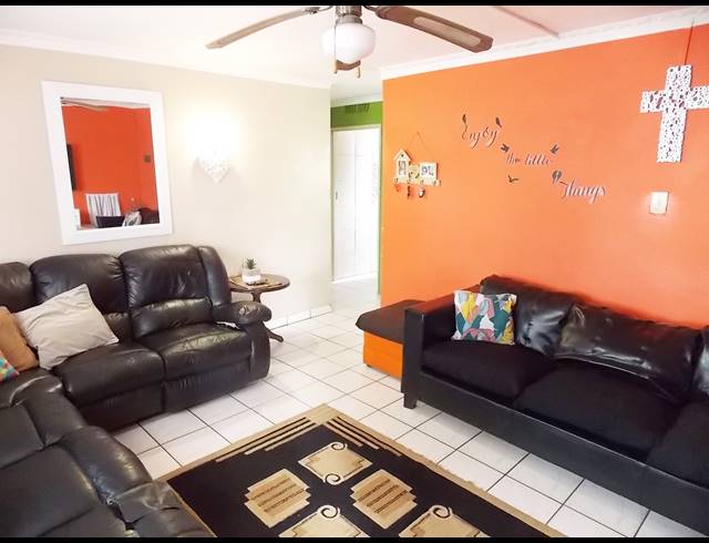2 BEDROOM FLAT FOR SALE IN WENTWORTH